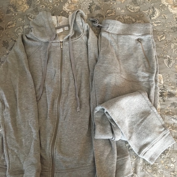 Women’s Loungewear (2 sets) Both worn once - Picture 3 of 5